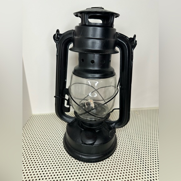 Classic Black Lantern - Picture 2 of 4